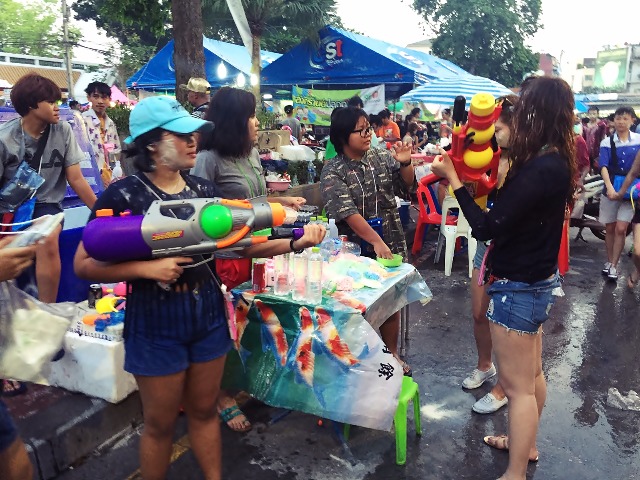 카오산 로드 송크란 (14).JPG