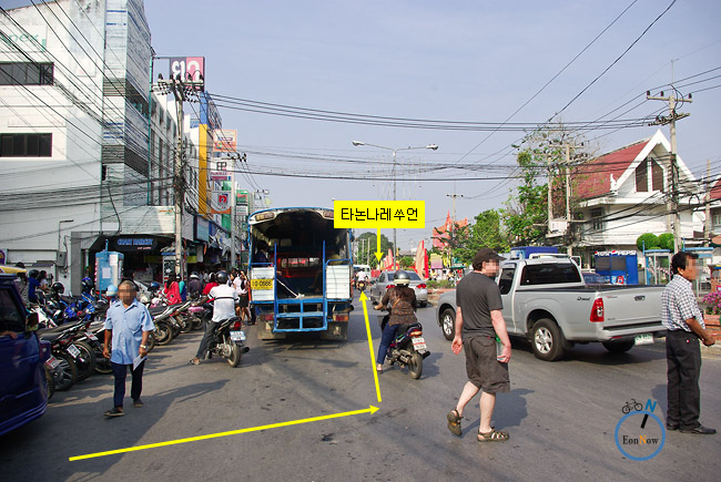 1227544255_1d4d61af_ayutthaya_mini_bus%2B04%2B650.jpg