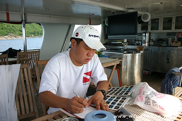 2090727865_51cd7cb3_s2%2B28429.JPG