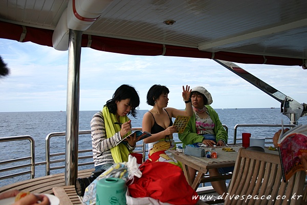 2090727865_e4ef7e60_s2.JPG
