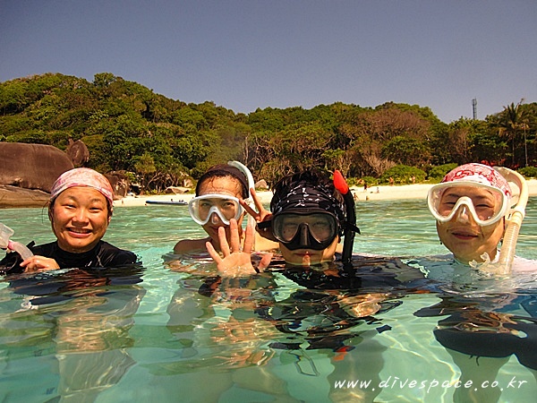 2090729089_1554beca_similan%2B283629.JPG