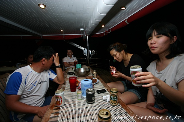 2090729089_7fe58161_night%2B281129.JPG