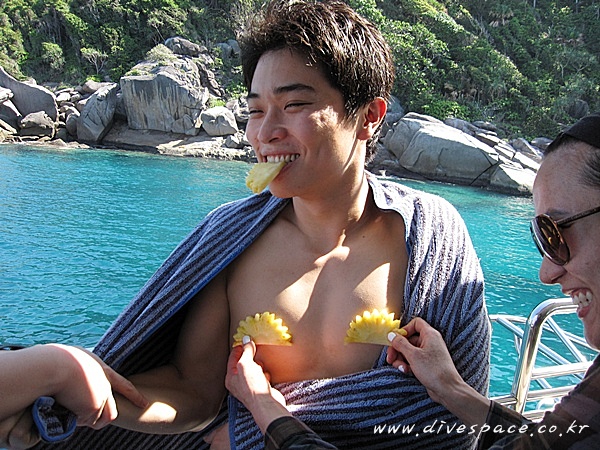 2090729089_93cada94_similan%2B28529.JPG