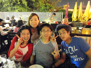 2108743617_67cd9e5e_10-29.jpg