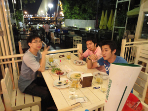 2108743617_915cb31c_10-42.jpg