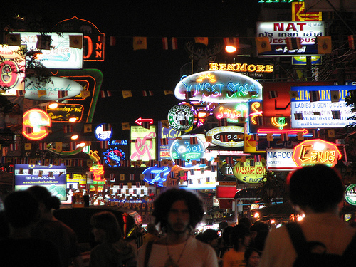563936865_d235f1bf_khao-san-road-backpacker-capitol.jpg