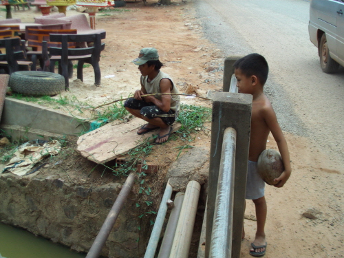 751435023_ccce7fe0_C5A9B1E2BAAFC8AF_0182%2Bsiemreap.JPG