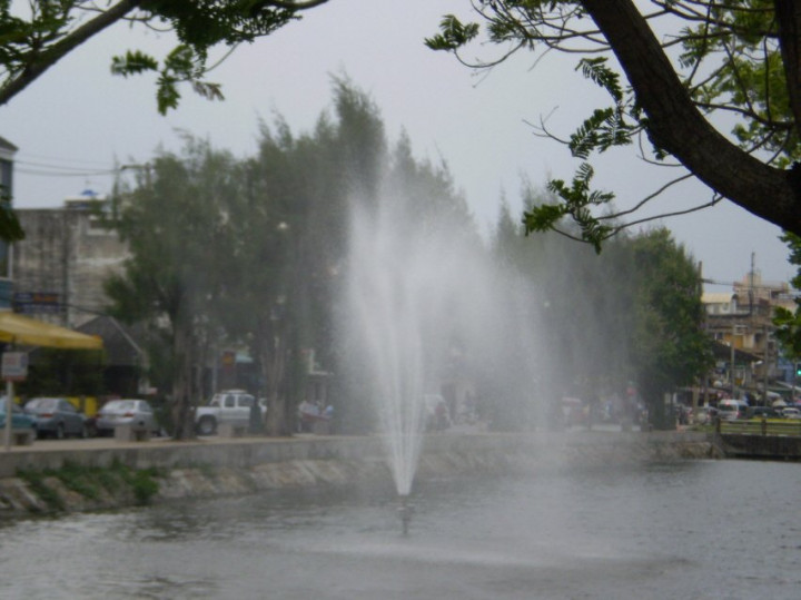 2049595403_a3a28bac_C5A9B1E2BAAFC8AF_P5010005.JPG
