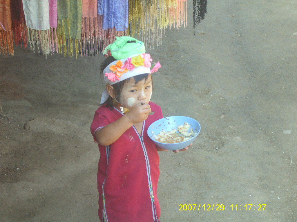 SA703077.JPG
