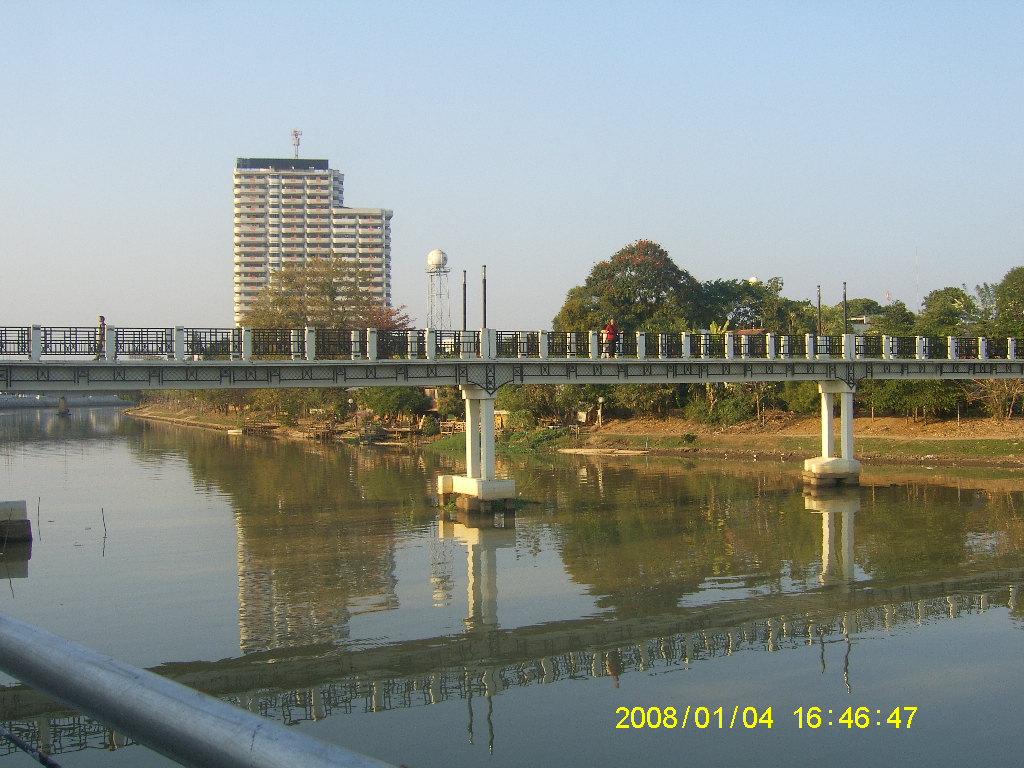 SA703209.JPG